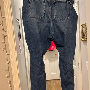 Good American bootcut jeans